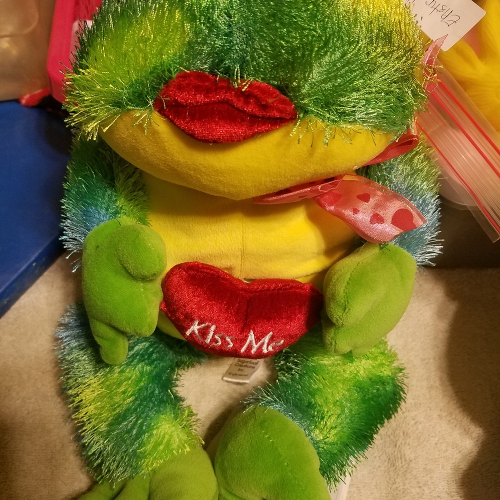❤️🎊HOST PICK🎊❤️ Kiss Me Plush Frog Please go to my page and see o - Picture 6 of 6